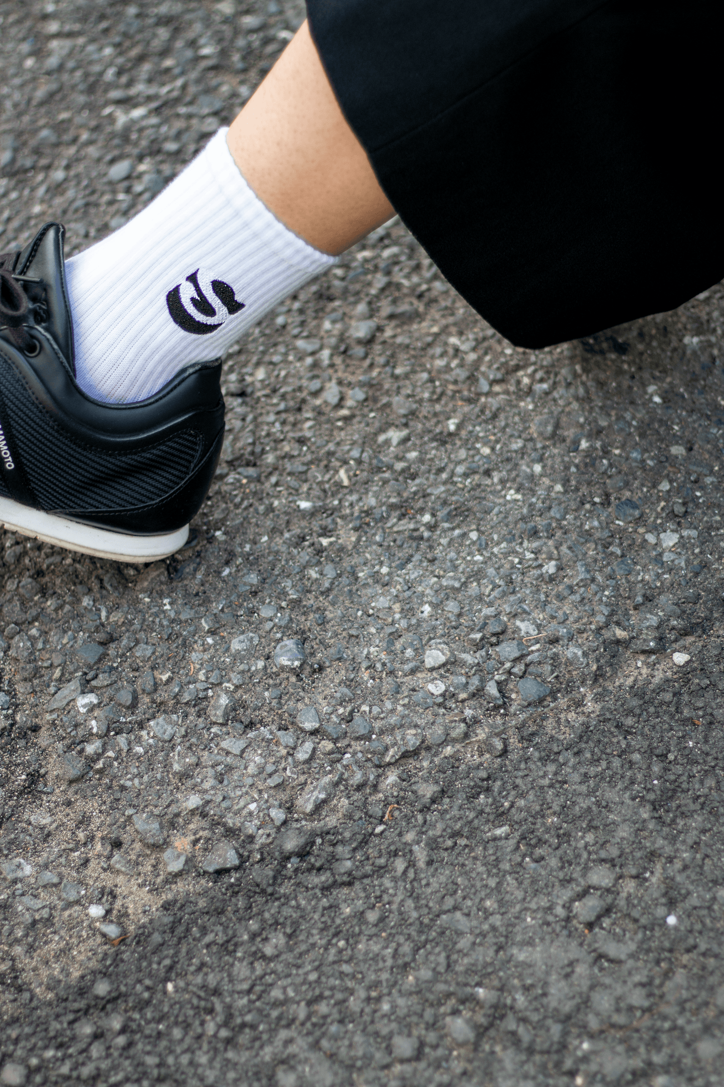 SLAPPING LOGO SOCKS 『S』